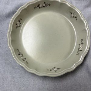 Pfaltzgraff Heirloom Pie Plate 9 3/4"